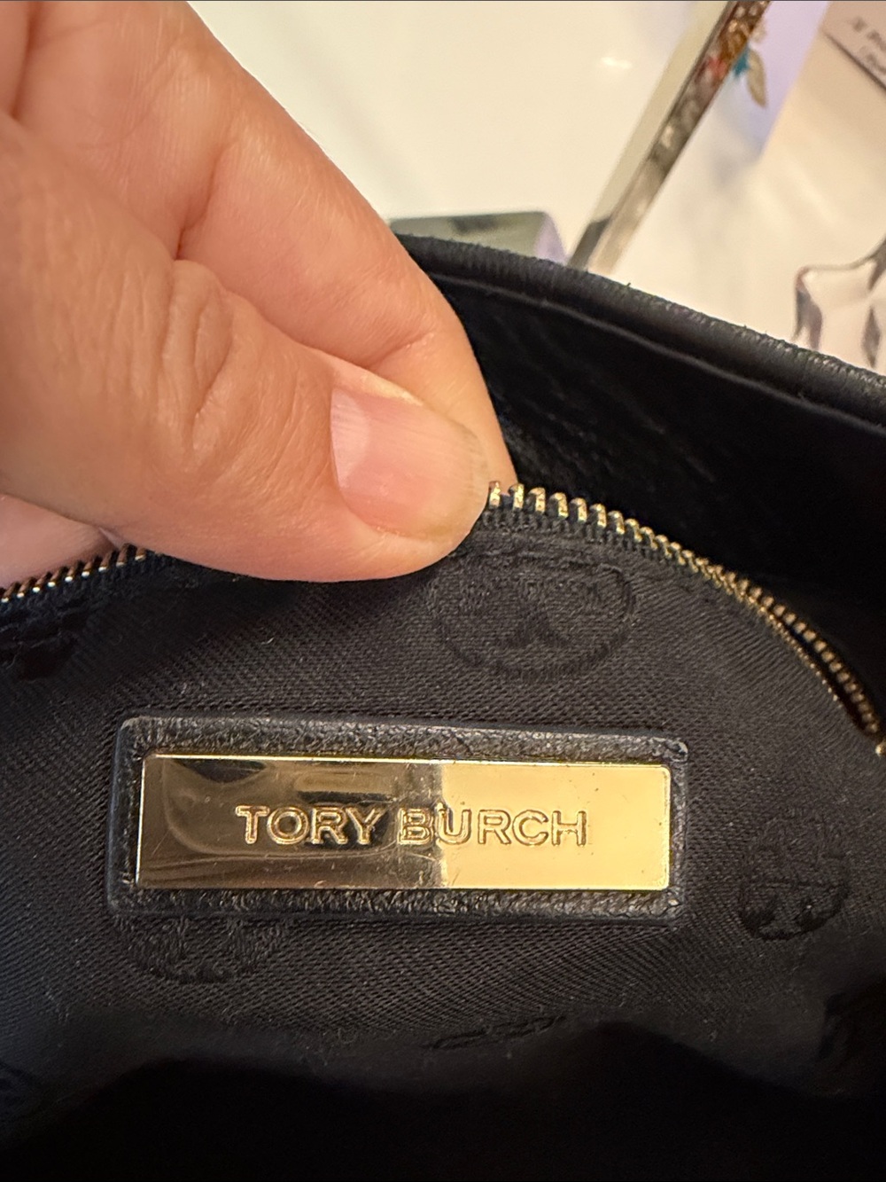 Tory Burch Black Quilted Chain-Handle Shoulder Bag - Picture 12 of 17